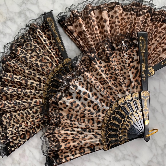 Leopard Print Fashion Fans - Picture 2 of 2